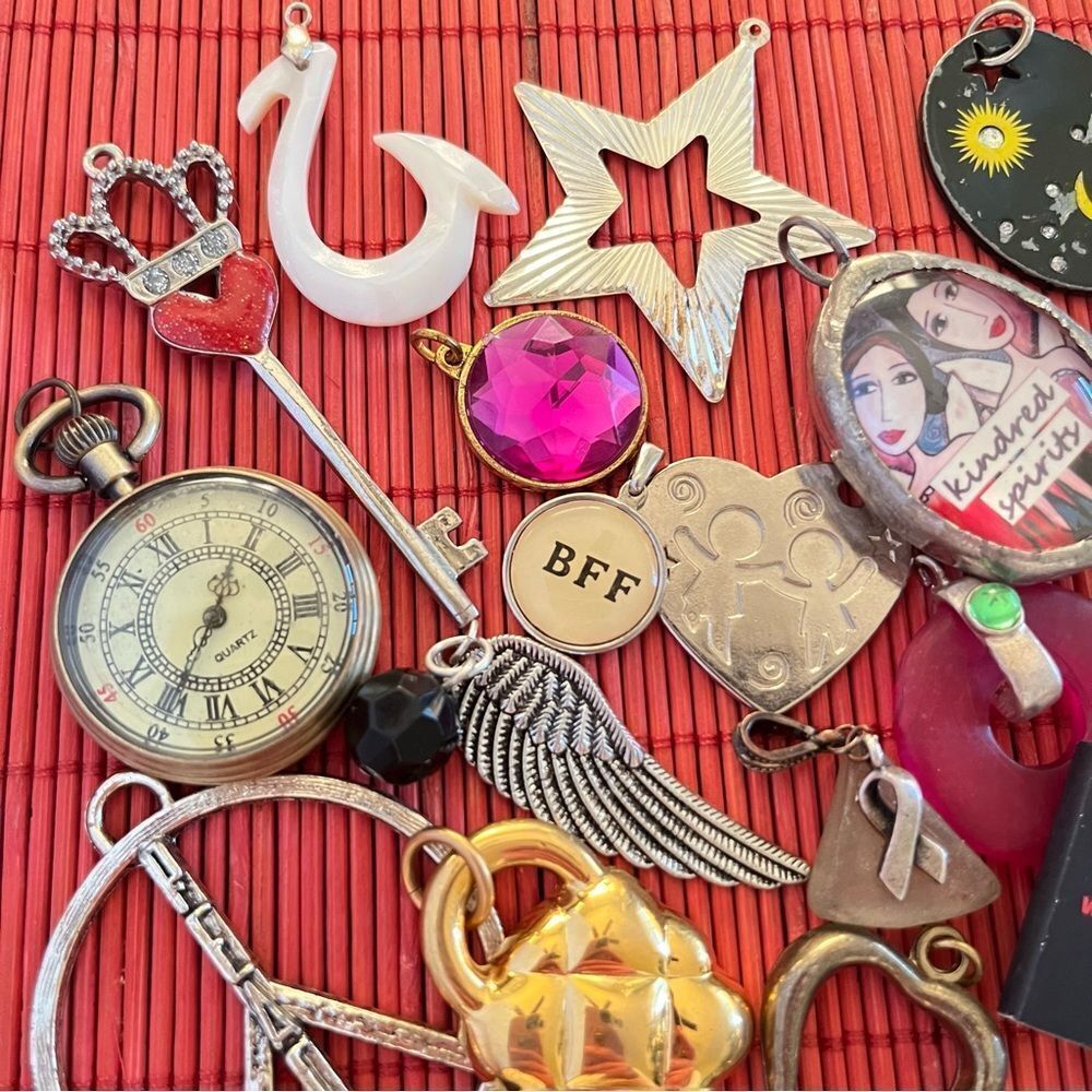 Pendants Charms Keychain Supplies Lot - Picture 2 of 6